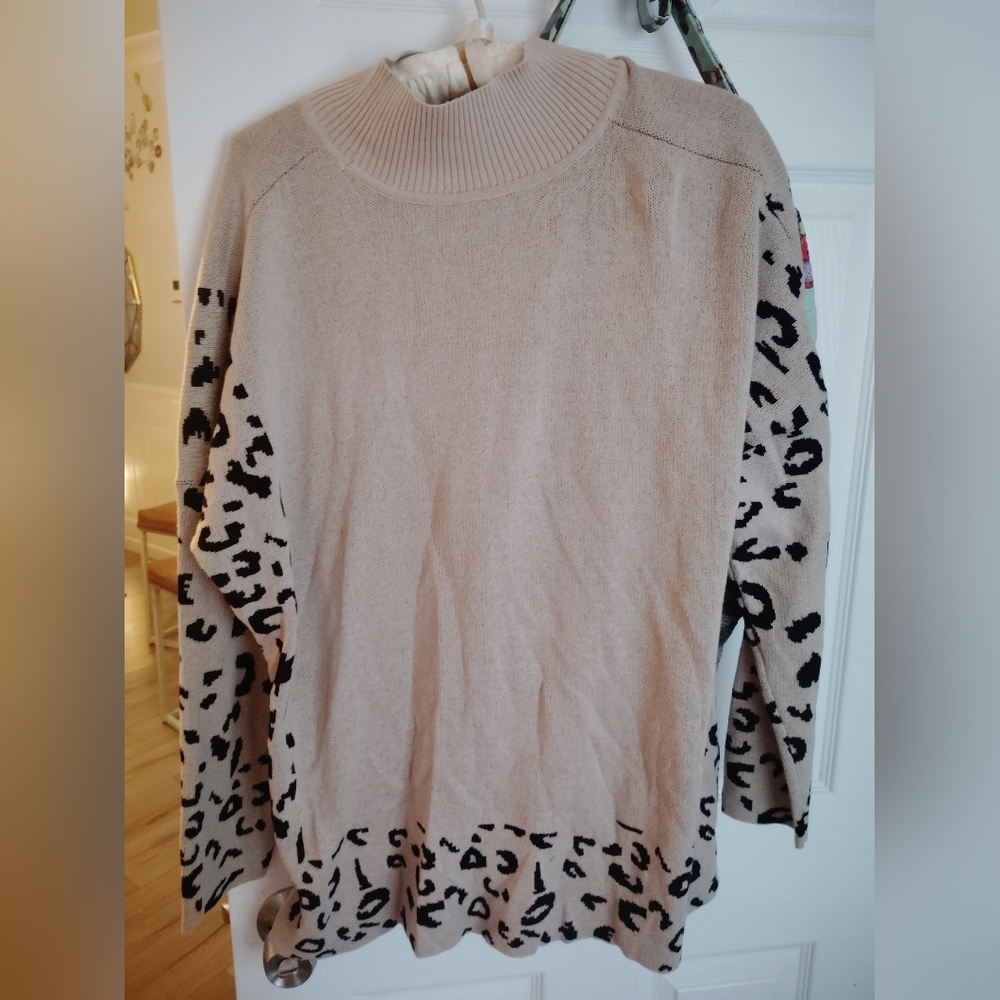 Leopard Print Beige Sweater NWOT Side Slits